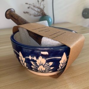 Ceramic mortar and pestle